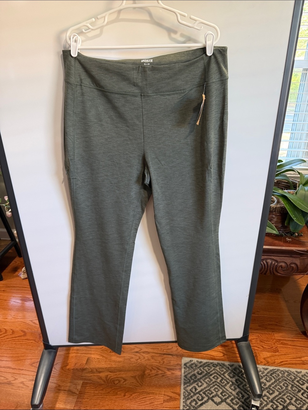 NWT Duluth Women's stretch pants extra large